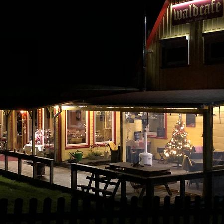 Gruppenhaus Das Waldcafe อัลเทอเนา ภายนอก รูปภาพ