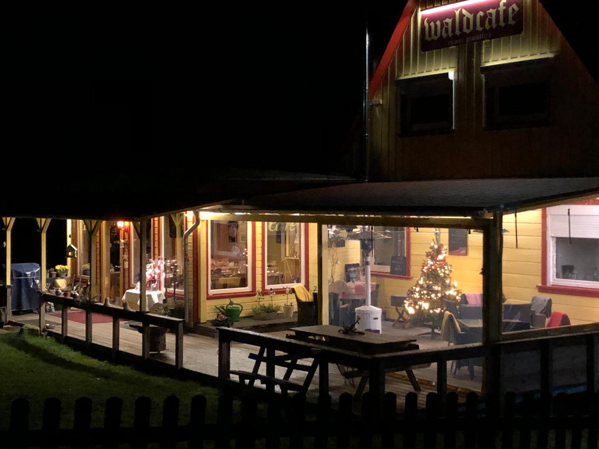 Gruppenhaus Das Waldcafe อัลเทอเนา ภายนอก รูปภาพ